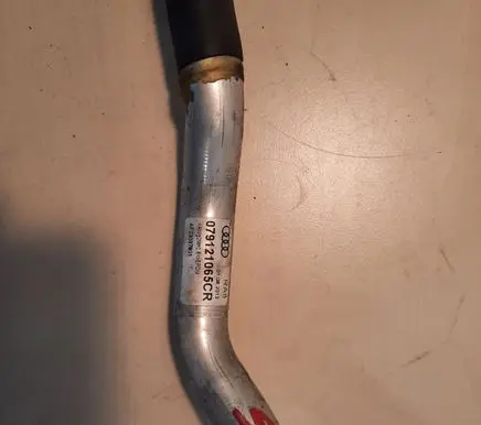 Coolant pipe/hose