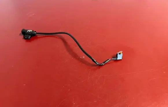 BMW X1 U11 Engine bonnet/hood lock/catch 10607222 230304