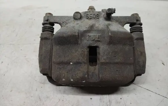 Nissan Qashqai Front brake caliper