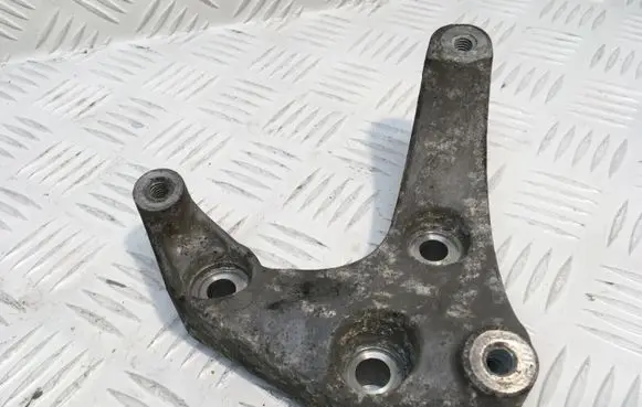 Opel Astra H Engine mounting bracket 8980055390