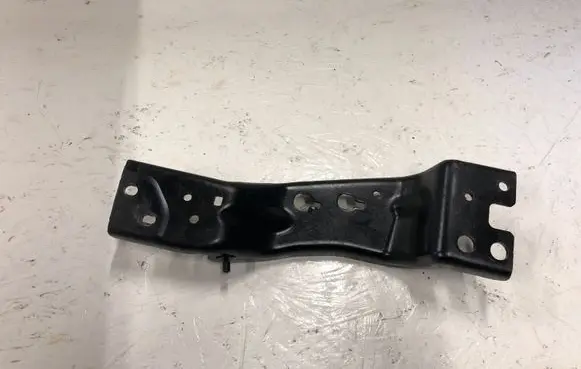 BMW 1 F70 Radiator support slam panel bracket 51118737259 10031013 8737259