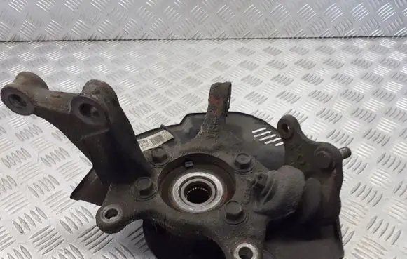 Toyota Auris 150 Front wheel hub spindle knuckle