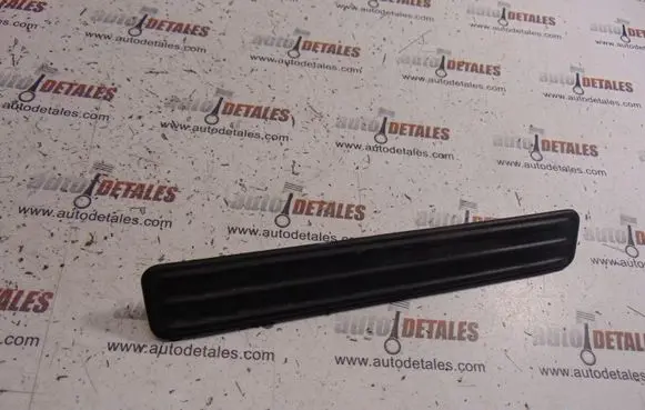 Jeep Grand Cherokee (WJ) Rear sill trim cover 5GH23TRMAA