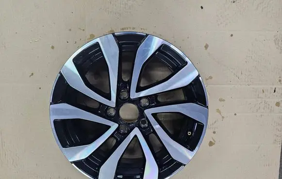 Volkswagen Polo V 6R R15 alloy rim 2G060105AR