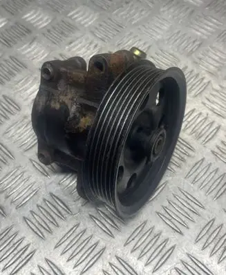 Ford Focus Power steering pump XS4E3A733AC 23682S3