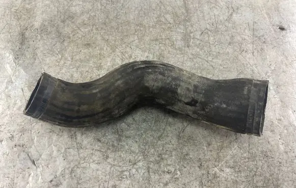 Volvo V70 Intercooler hose/pipe