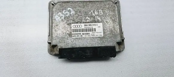 Audi A3 S3 8L Engine coolant pipe/hose 06A906019E