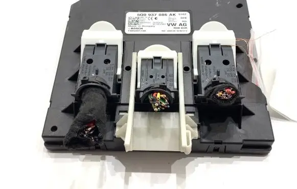 Volkswagen Golf VII Central body control module 5Q0937086AK