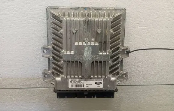 Land Rover Discovery 3 - LR3 Engine control unit/module 5WS40061FT NNN500560 5WS40061F