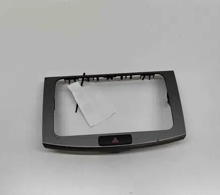 Radio/GPS head unit trim