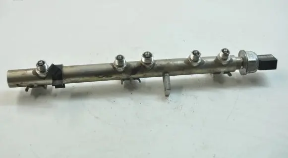 BMW 3 E90 E91 Fuel main line pipe 7562474 7537319