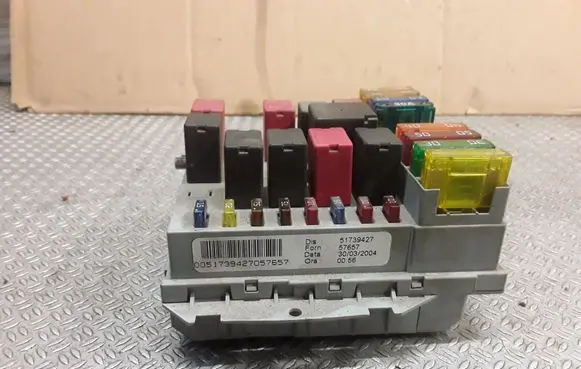 Fiat Idea Fuse module 51739427
