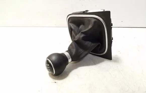 Volkswagen Golf Plus Gear lever shifter trim leather/knob 1K0711113BJ