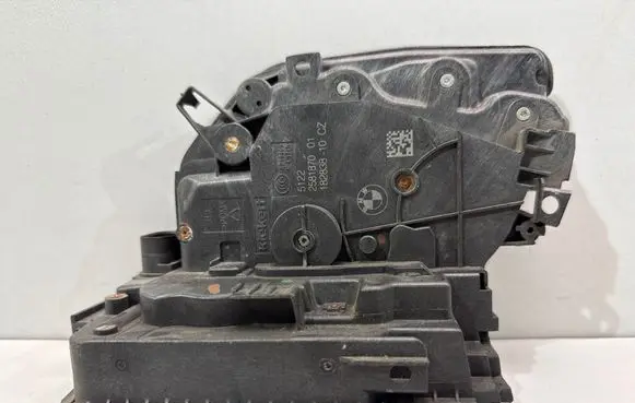BMW 7 G11 G12 Rear door lock 2581870