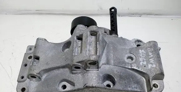 BMW 2 F22 F23 A/C compressor mount bracket 7619250 18095810