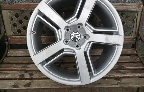 Volkswagen Touareg II R21 alloy rim 