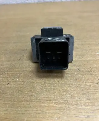 Renault Megane III Glow plug pre-heat relay 110678071 F3580
