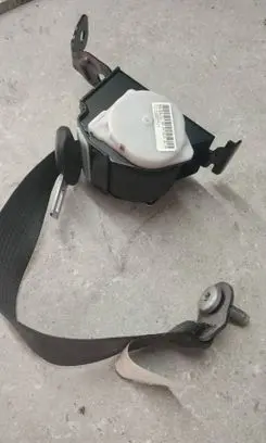 Opel Insignia A Rear seatbelt 13288436