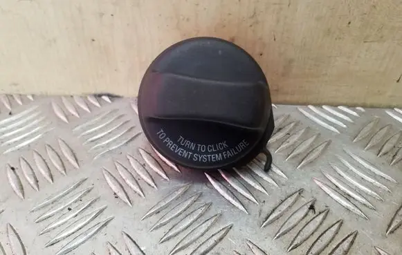 Volvo S40, V40 Fuel tank filler cap 9470017