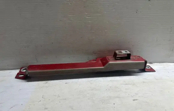 Volvo XC60 Fender mounting bracket 31424580