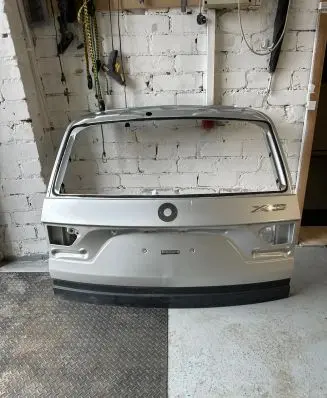 BMW X3 E83 Tailgate/trunk/boot lid
