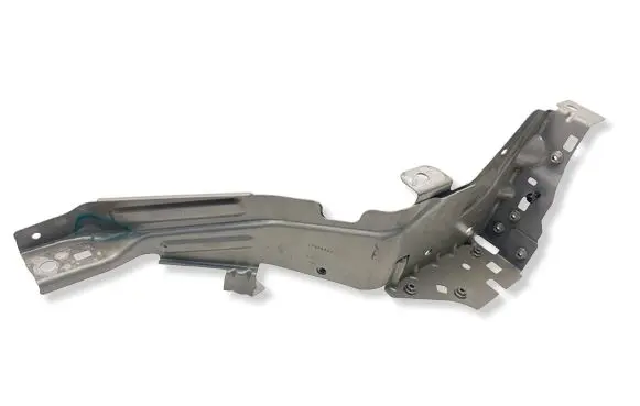 Volvo XC40 Fender mounting bracket 31469387