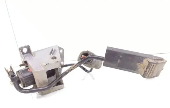 Audi A6 S6 C4 4A Accelerator throttle pedal 4A1721507K 028907475B 0205001032