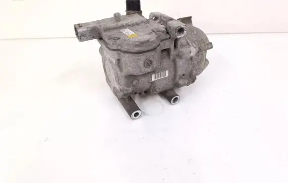 Toyota Prius c Air conditioning (A/C) compressor (pump) 0422000514