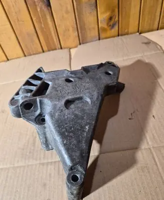 Audi A3 S3 8P Engine mounting bracket 03G199207E