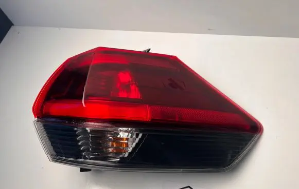 Nissan X-Trail T32 Rear/tail lights