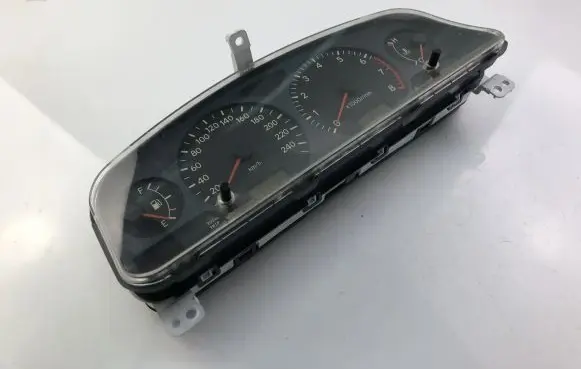 Toyota Avensis T220 Speedometer (instrument cluster) 8380005280