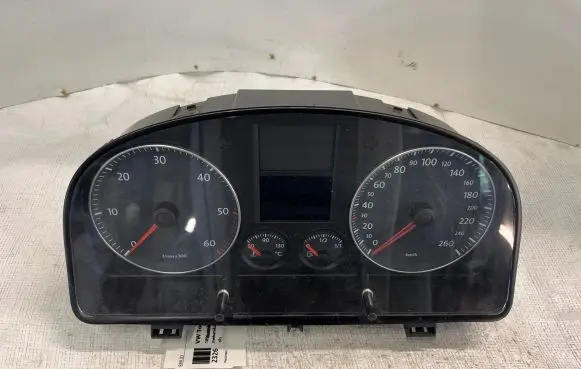 Volkswagen Touran I Speedometer (instrument cluster) 1T0920863E V0001000 04240040770