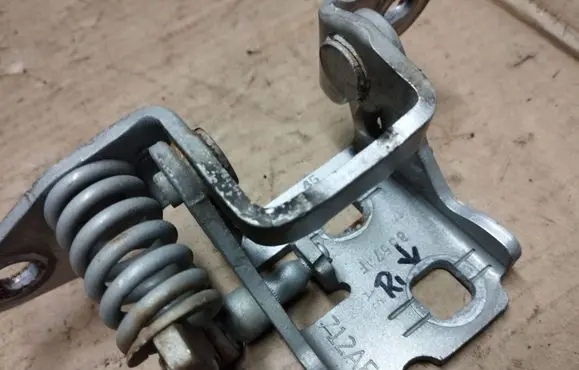 Dodge Caliber Front door lower hinge 