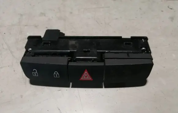 Opel Insignia A Hazard light switch 13324594