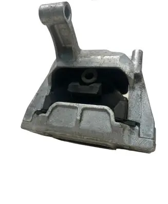 Volkswagen Tiguan Engine mount bracket 5N0199262E