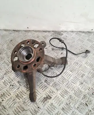 Mercedes-Benz B W245 Front wheel hub spindle knuckle