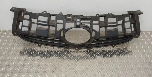 Toyota Prius (XW30) Front bumper upper radiator grill 5311147020