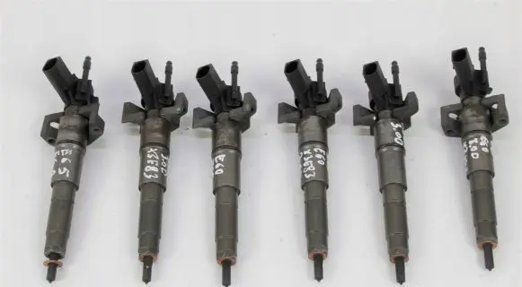 BMW X3 E83 Fuel injector 7792721