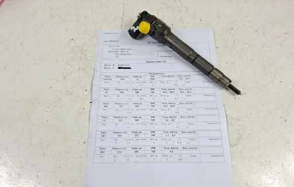 Volkswagen Tiguan Fuel injector 03L130277J