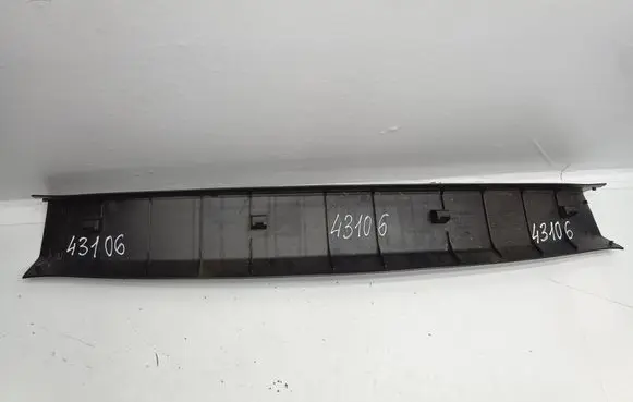 Subaru Impreza III Tailgate trim 94310FG000