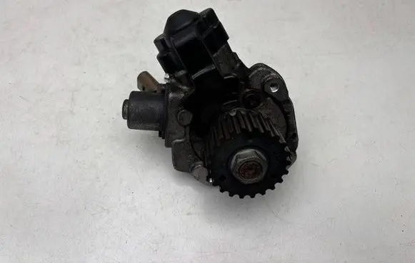 Seat Leon (5F) Fuel injection high pressure pump 04B130755H 28477820