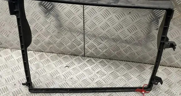 Renault Captur II Intercooler air guide/duct channel 215592329R