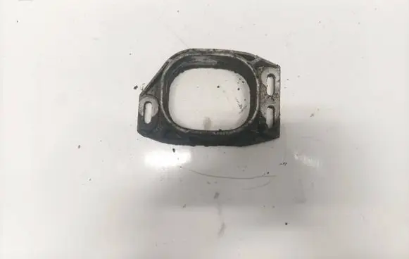 Engine mounting bracket