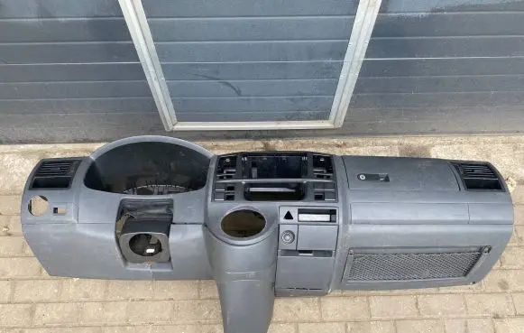 Volkswagen Transporter - Caravelle T5 Dashboard T5.1