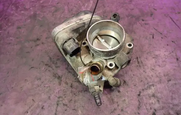 Opel Zafira B Throttle body valve 