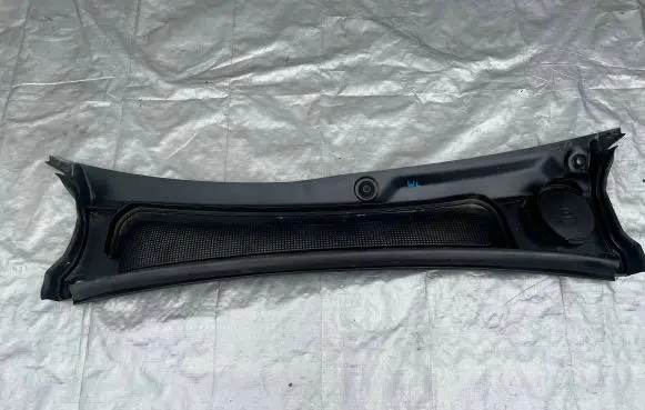 Jeep Grand Cherokee WL Wiper trim