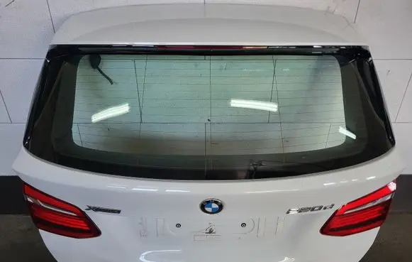 BMW 2 F45 Truck tailgate 