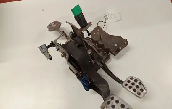 Peugeot 307 Pedal assembly 96538768VV
