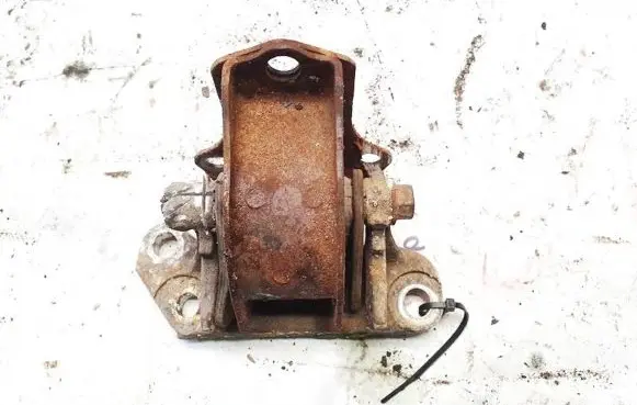 Honda HR-V Engine mount bracket