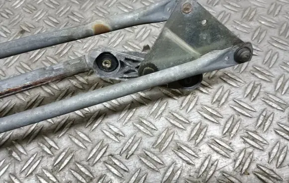 Renault Modus Front wiper linkage and motor 8200141270